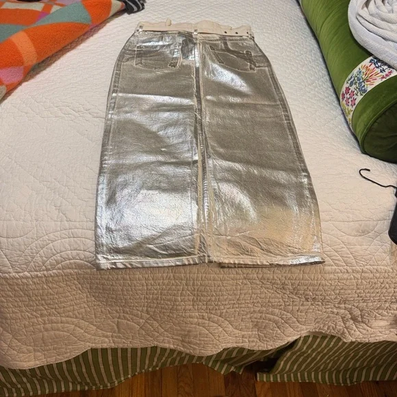 Metallic Silver denim skirt - Picture 5 of 6